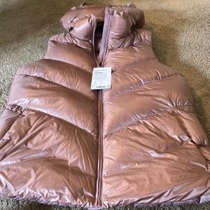 Brand new Athleta lofty down vest